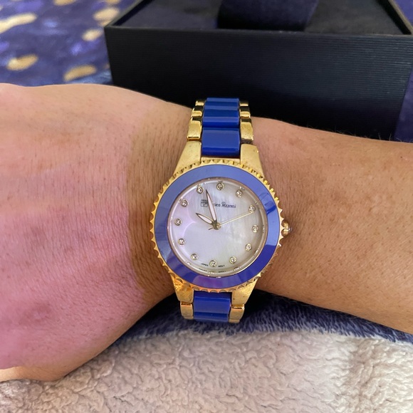 Akribos XXIV Women\'s Quartz Diamond Accented Blue & Gold Ceramic Bracelet Watch main image 4
